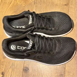 ✨Nearly New✨ TOPO athletic shoes Women’s 7.5